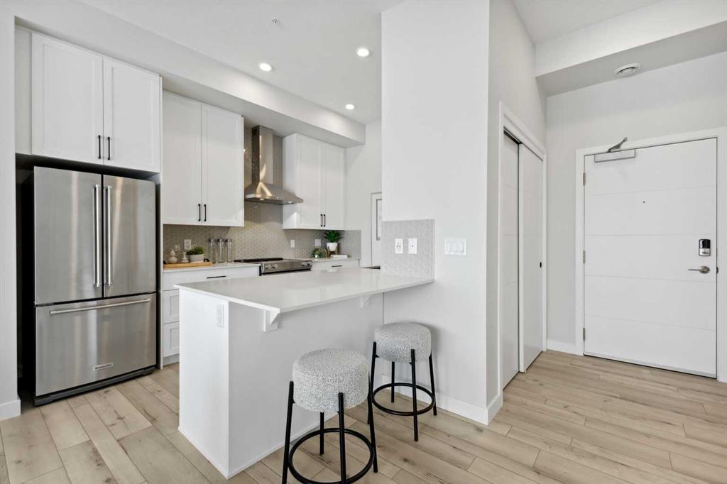 Picture of 413, 255 Les Jardins Park SE, Calgary Real Estate Listing