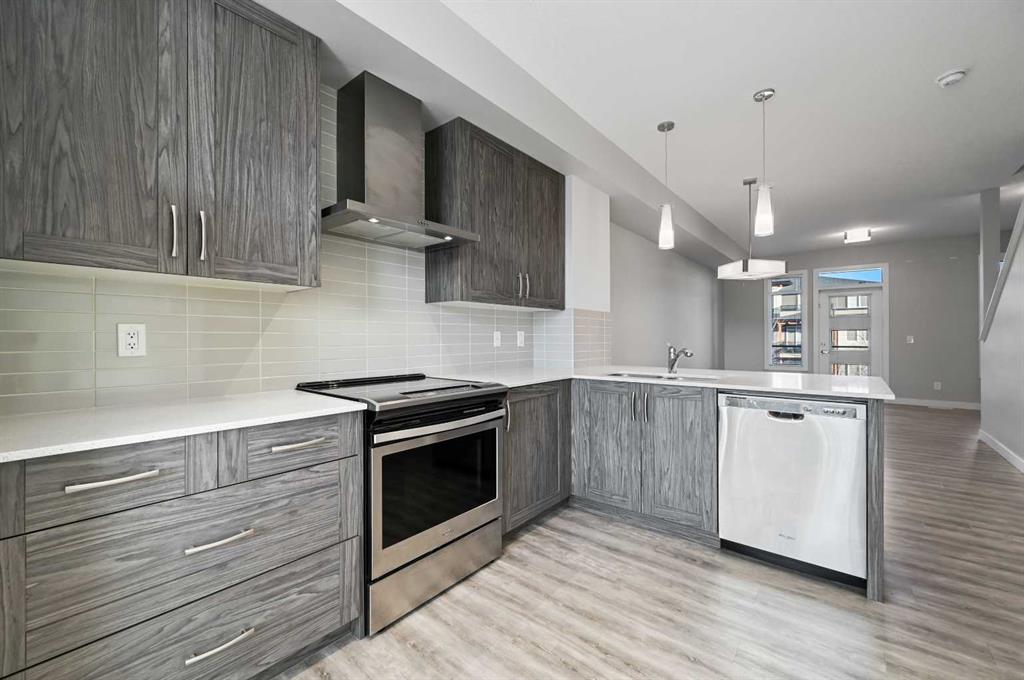 Picture of 19623 42 Street SE, Calgary Real Estate Listing