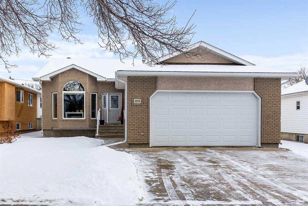 Picture of 1959 16 Avenue SE, Medicine Hat Real Estate Listing