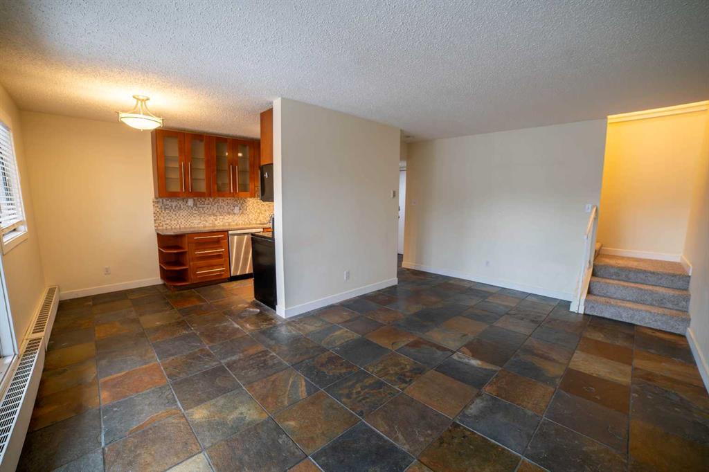 Picture of 59B, 3519 49 Street NW, Calgary Real Estate Listing