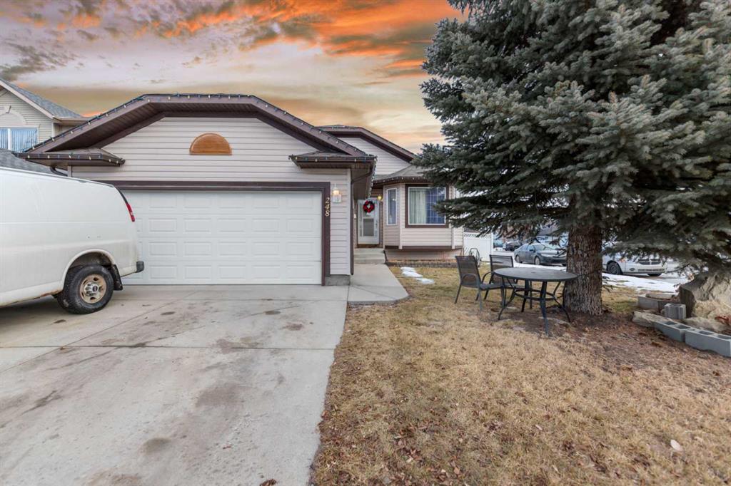 Picture of 248 West Lakeview Place , Chestermere Real Estate Listing