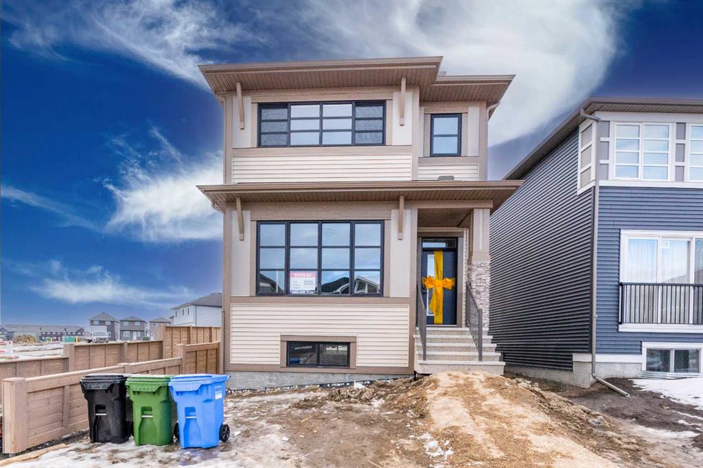 Picture of 575 Savanna Crescent NE, Calgary Real Estate Listing