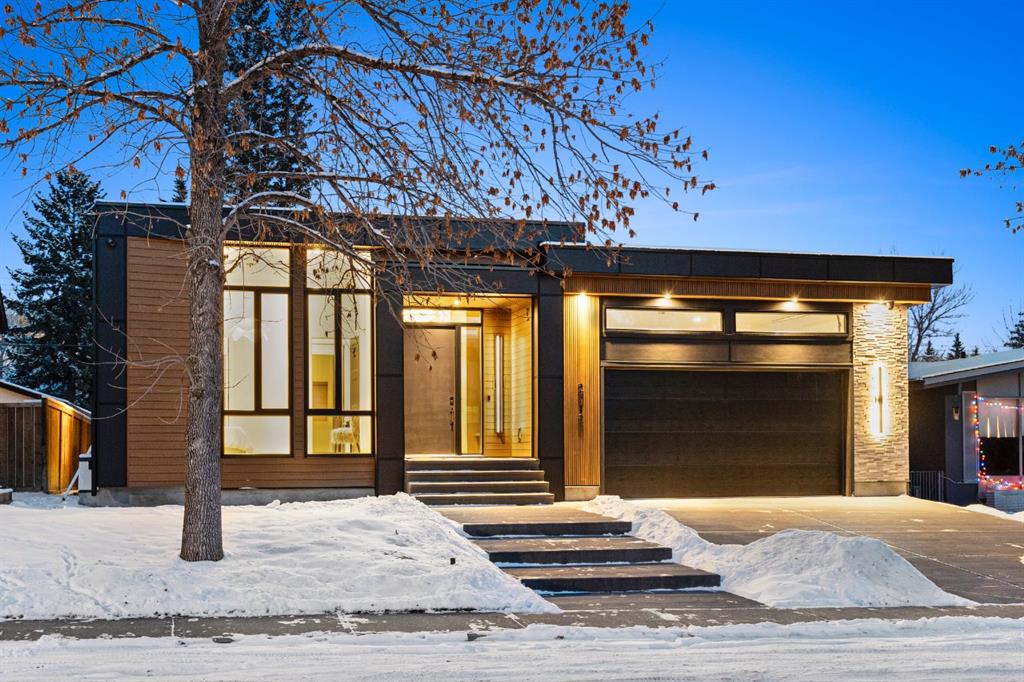 Picture of 2712 Lougheed Drive SW, Calgary Real Estate Listing