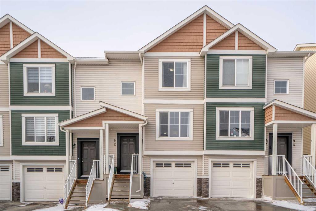 Picture of 92 Pantego Lane NW, Calgary Real Estate Listing