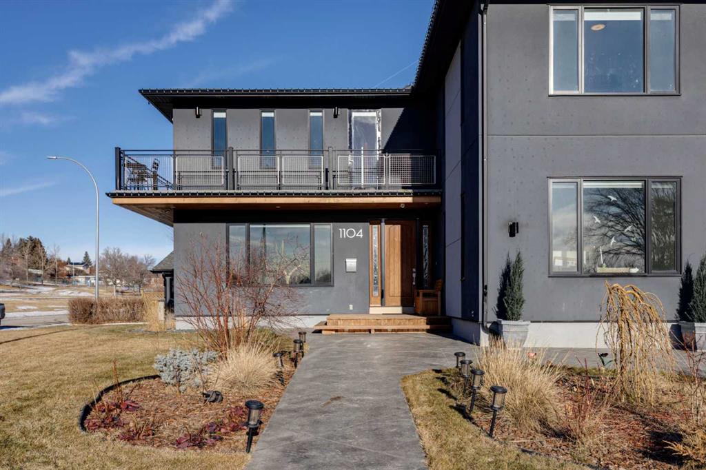 Picture of 1104 Trafford Drive NW, Calgary Real Estate Listing