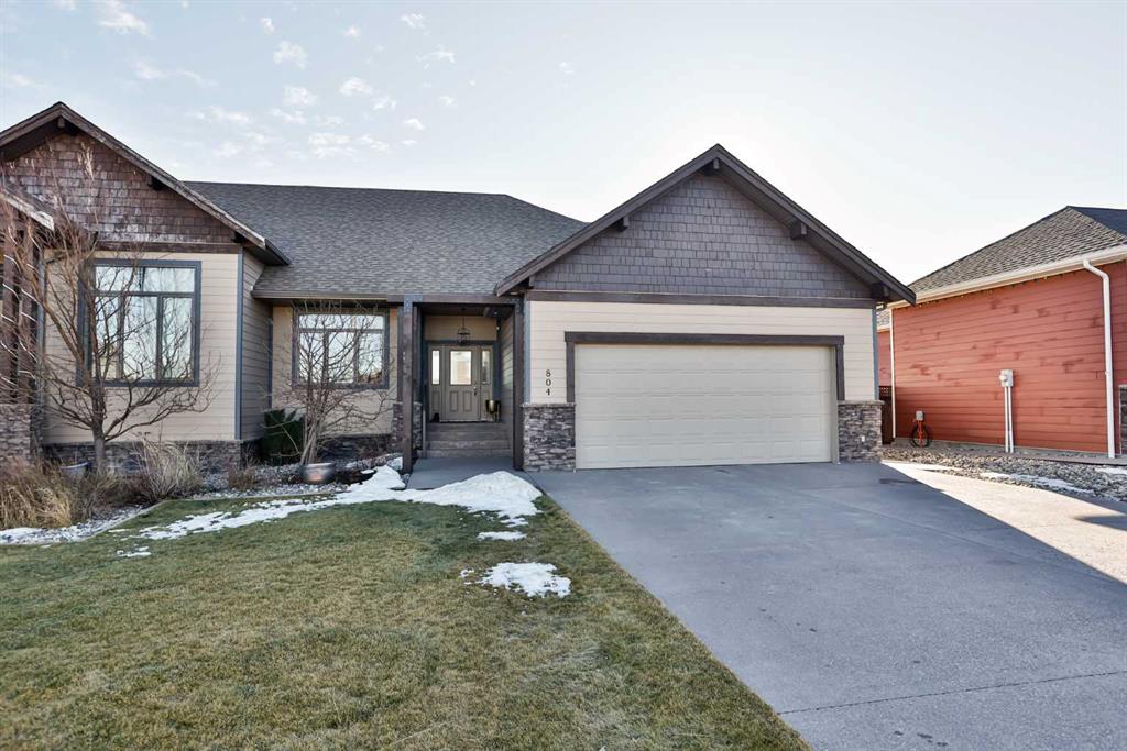 Picture of 804 Fairway Boulevard , Cardston Real Estate Listing