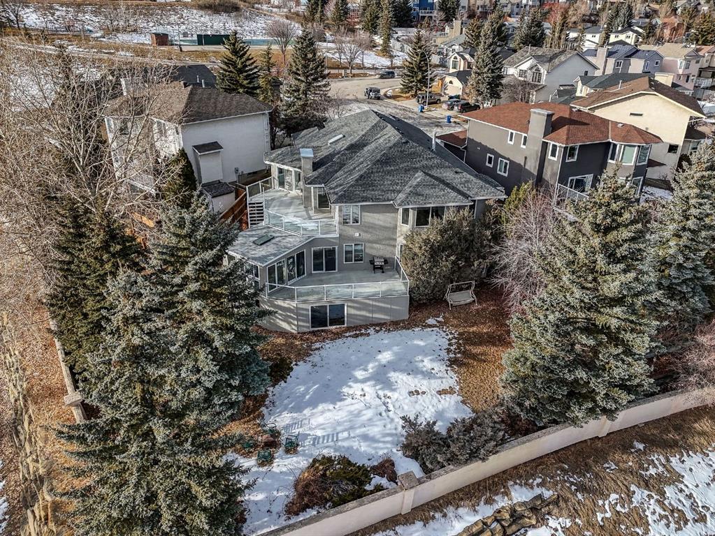 Picture of 2925 Signal Hill Heights SW, Calgary Real Estate Listing