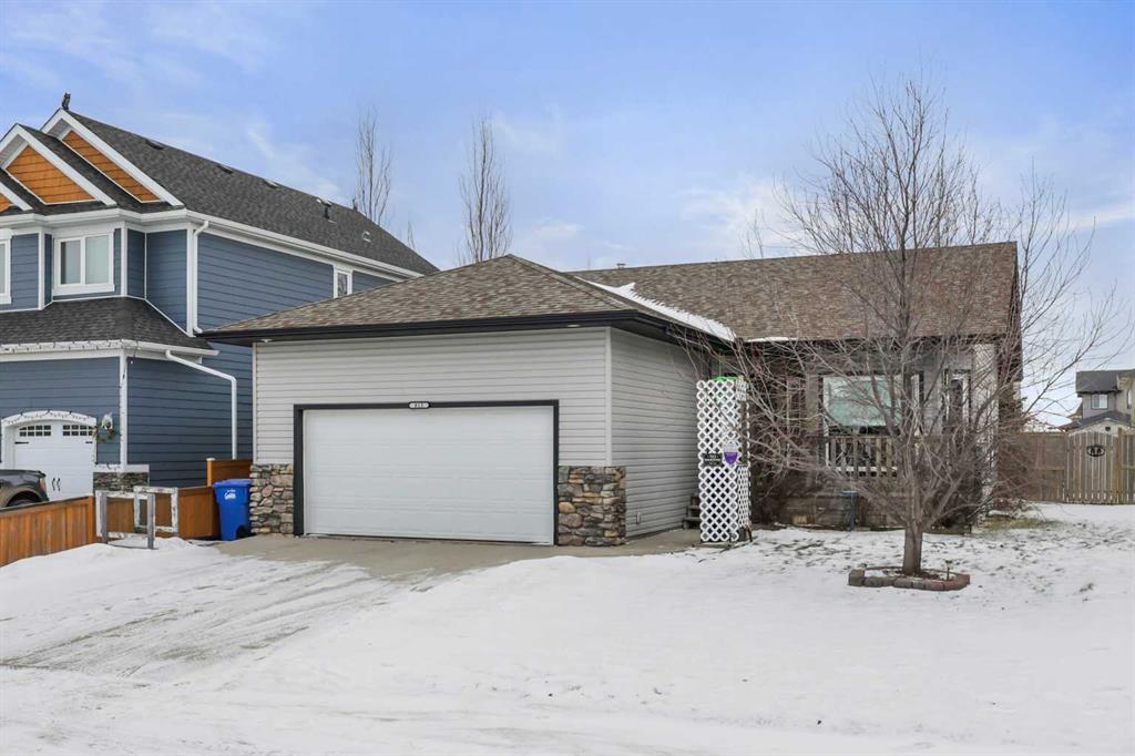 Picture of 815, 800 Carriage Lane Place , Carstairs Real Estate Listing