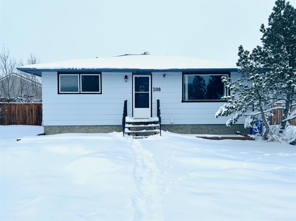 Picture of 208 5 Avenue E, Oyen Real Estate Listing