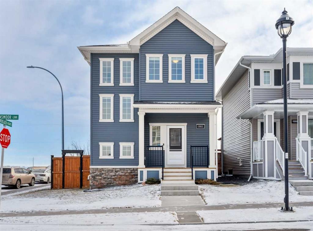 Picture of 202 Ravensmoor Link SE, Airdrie Real Estate Listing