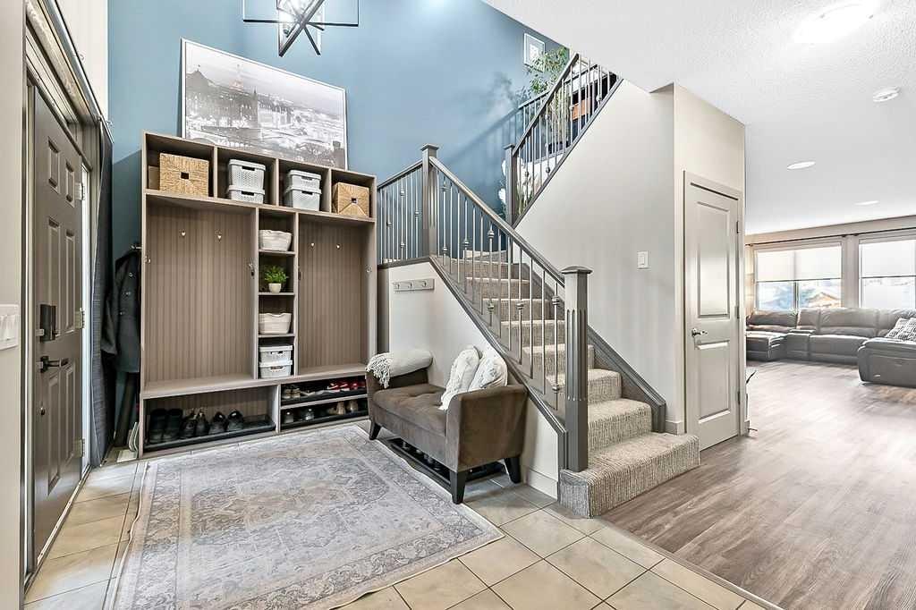 Picture of 50 Evanspark Terrace NW, Calgary Real Estate Listing