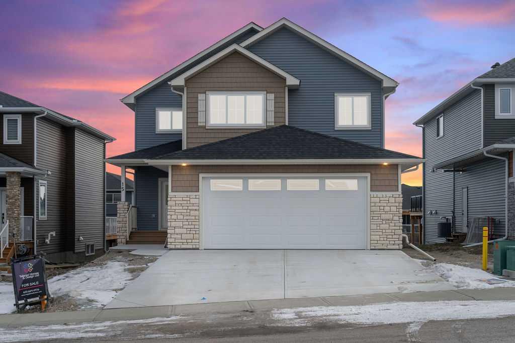 Picture of 15 Bishop Circle , Carstairs Real Estate Listing