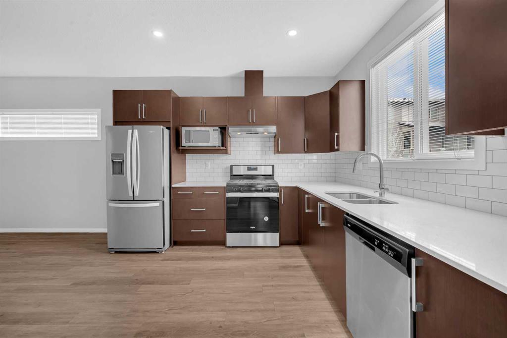 Picture of 102, 140 Redstone Walk NE, Calgary Real Estate Listing