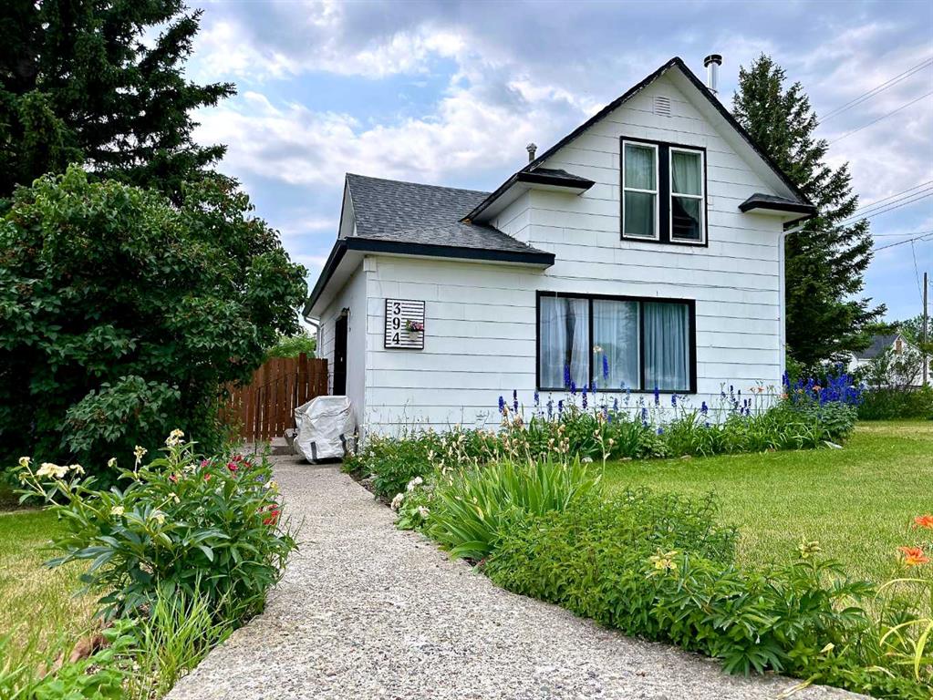 Picture of 394 2 Avenue W, Cardston Real Estate Listing