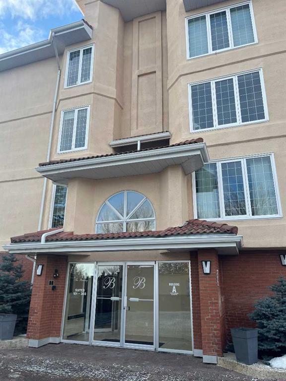 Picture of 101, 505 Canyon Meadows Drive SW, Calgary Real Estate Listing