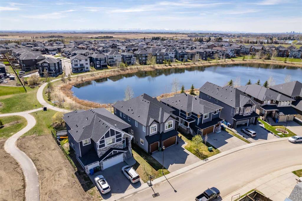 Picture of 168 Kinniburgh Loop , Chestermere Real Estate Listing