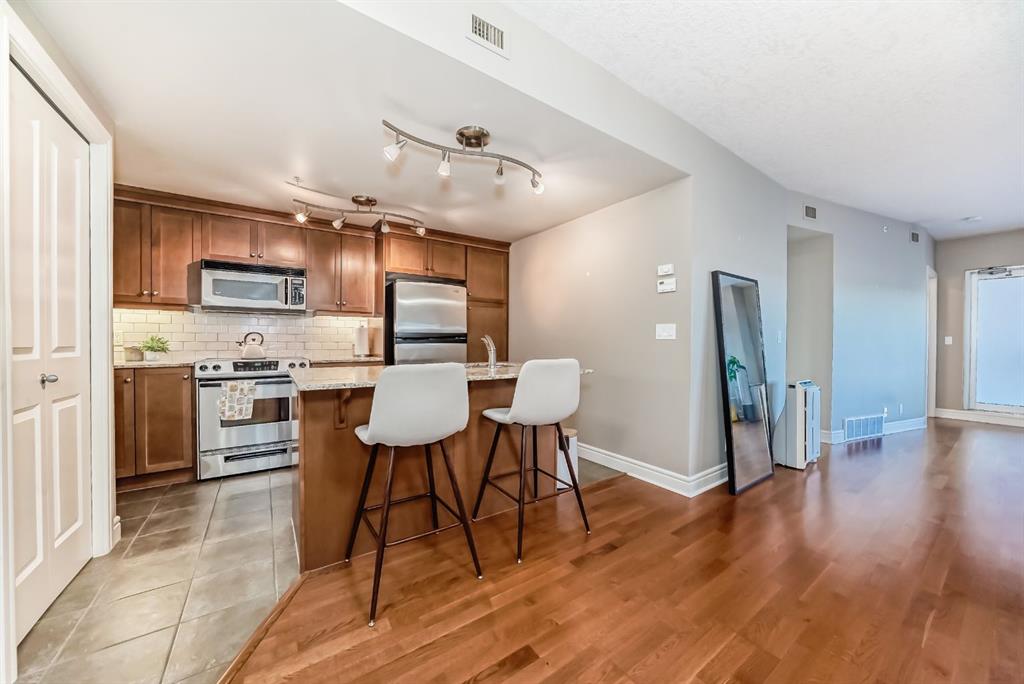 Picture of 802, 920 5 Avenue SW, Calgary Real Estate Listing