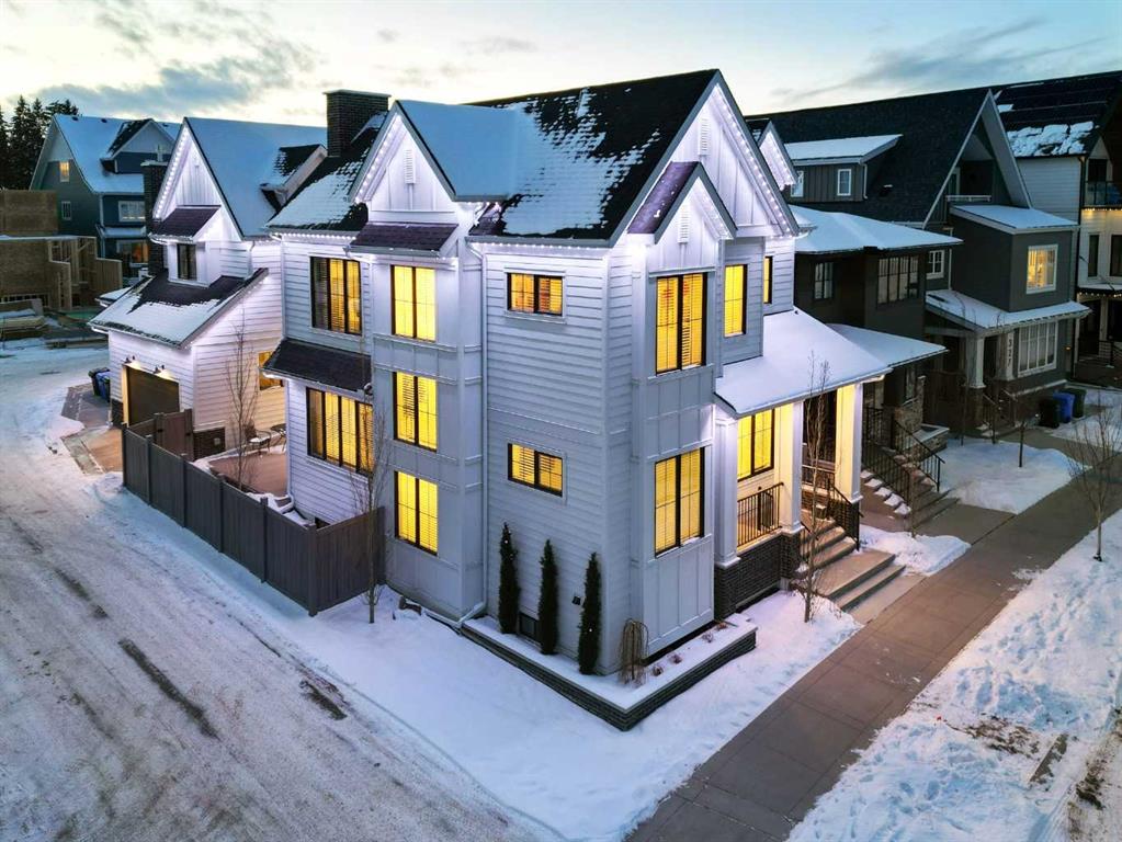 Picture of 319 Normandy Drive SW, Calgary Real Estate Listing