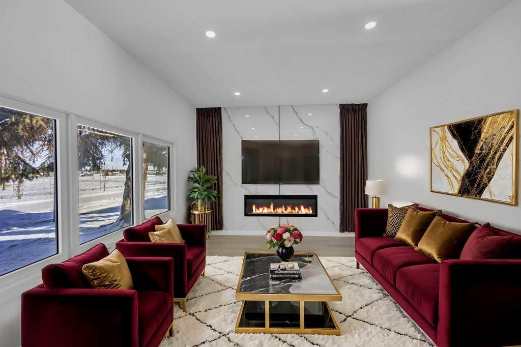 Picture of 432 Whiteland Drive NE, Calgary Real Estate Listing