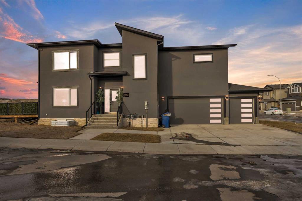 Picture of 97 Baysprings Gardens SW, Airdrie Real Estate Listing