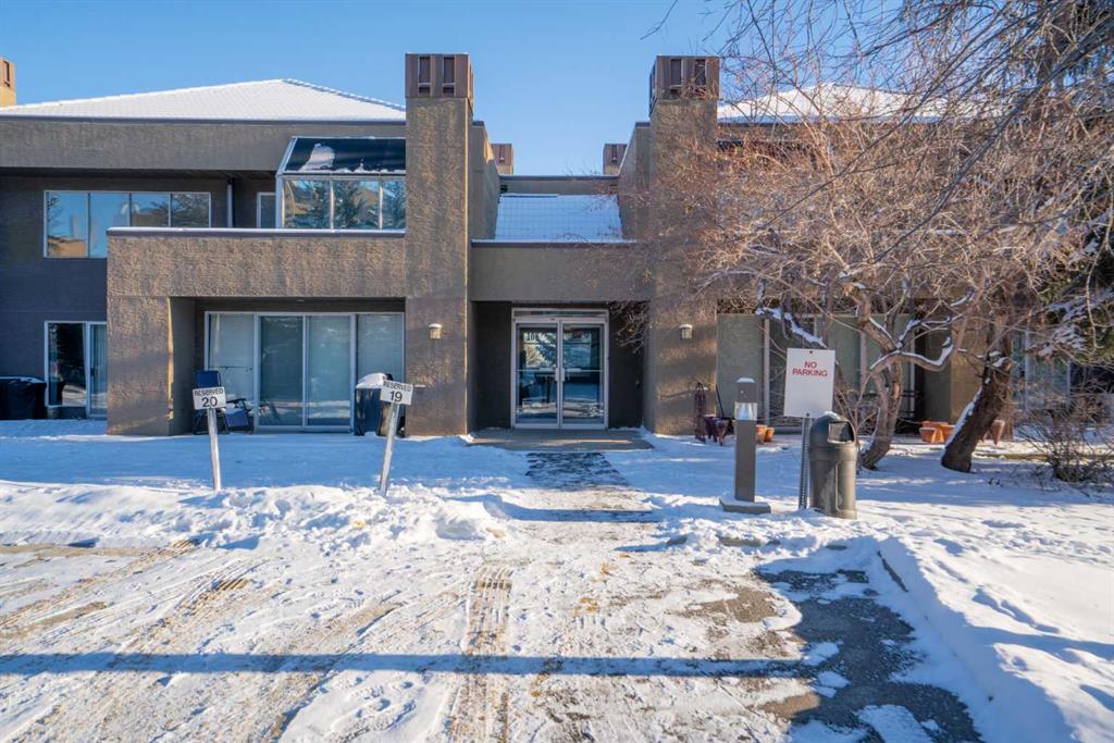 Picture of 6, 108 Village Heights SW, Calgary Real Estate Listing