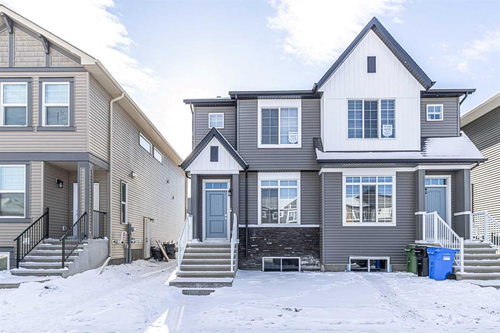 Picture of 431 TEKARRA Drive NW, Calgary Real Estate Listing