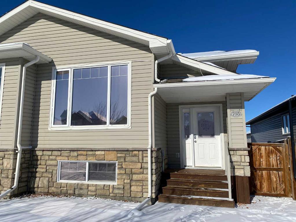 Picture of 755 Mt Sundance Lane W, Lethbridge Real Estate Listing