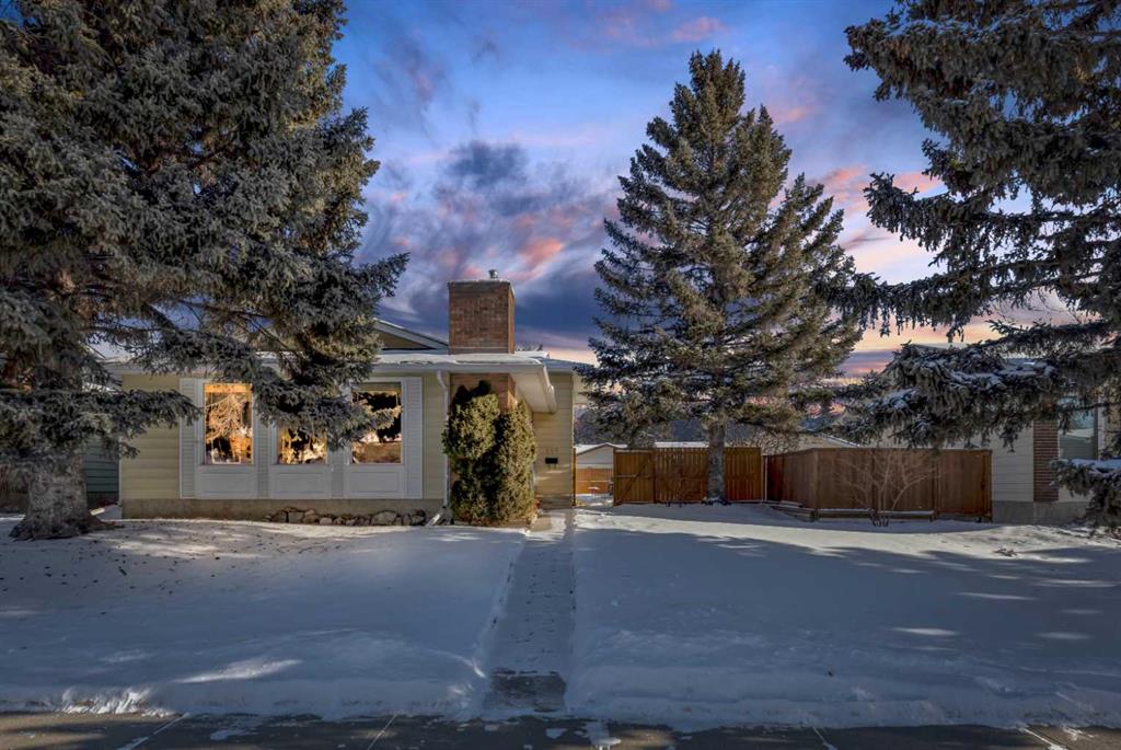 Picture of 256 Queen Tamara Way SE, Calgary Real Estate Listing