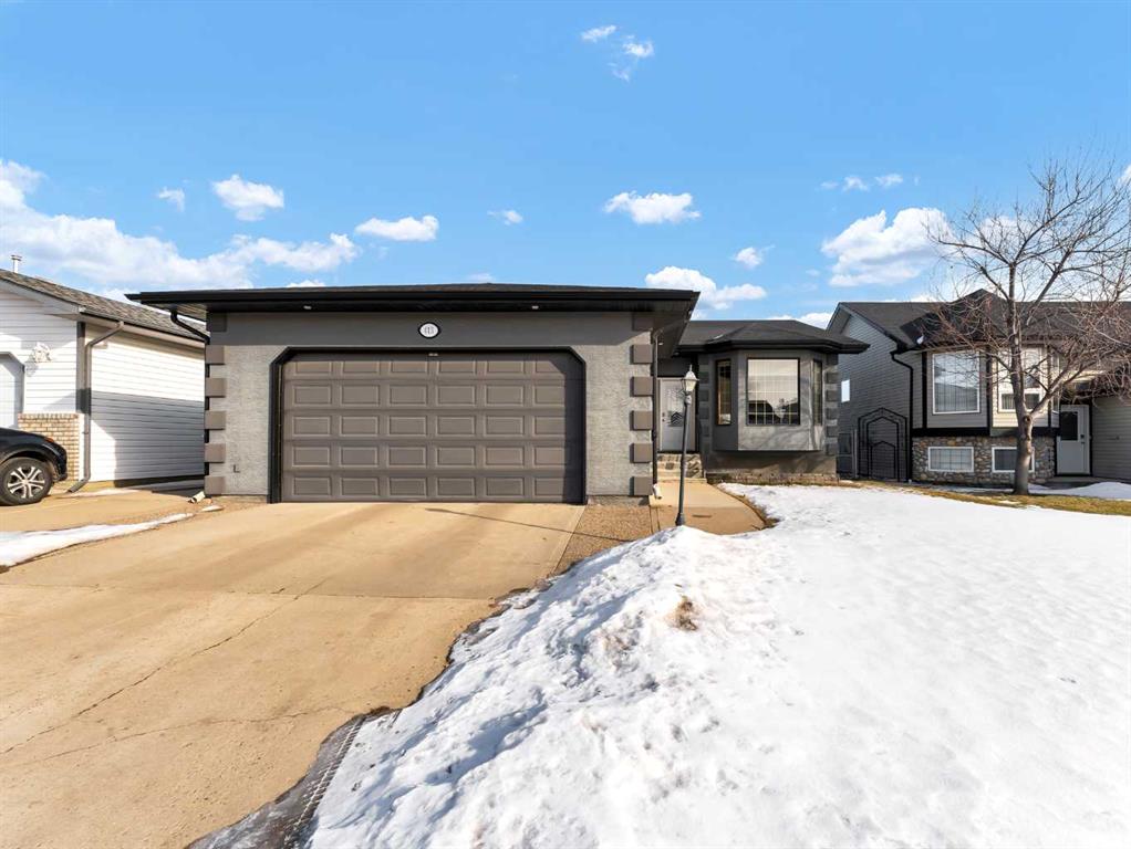 Picture of 413 Stratton Way SE, Medicine Hat Real Estate Listing