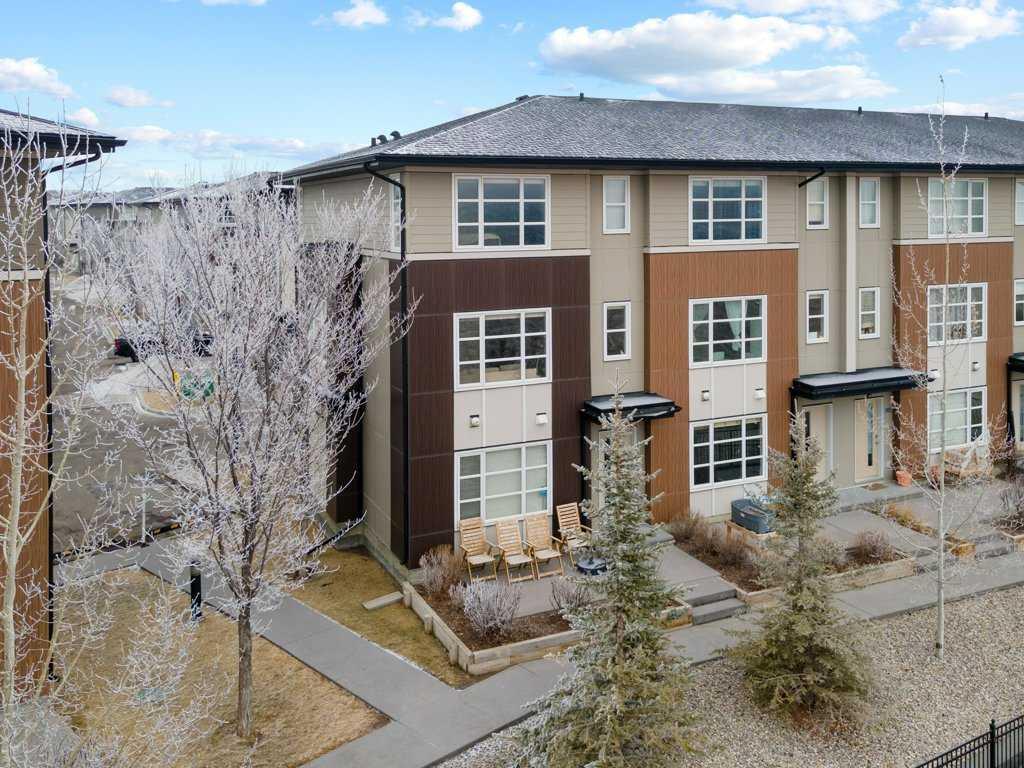 Picture of 903 Evansridge Park NW, Calgary Real Estate Listing