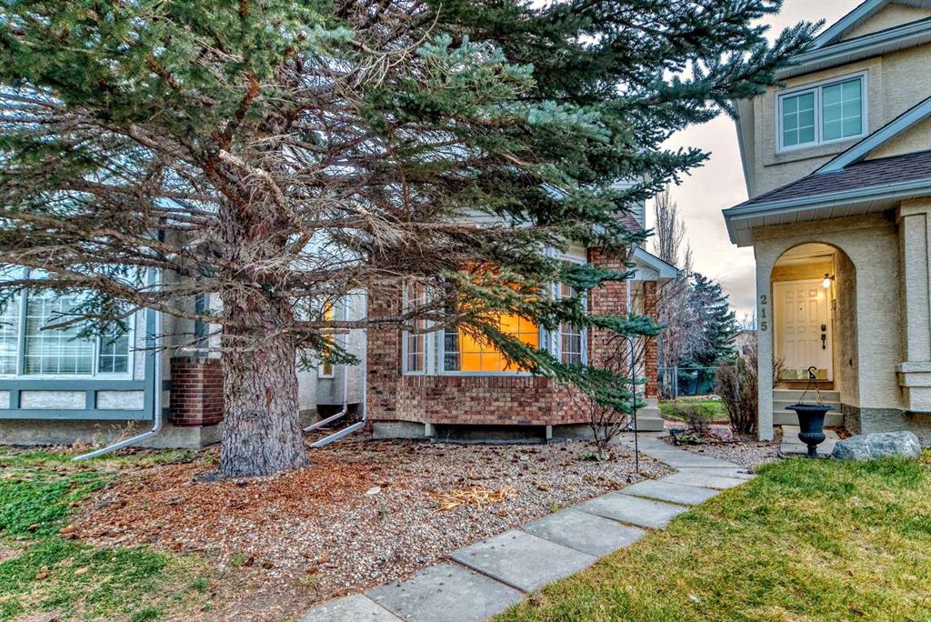 Picture of 219 Coachway Road SW, Calgary Real Estate Listing