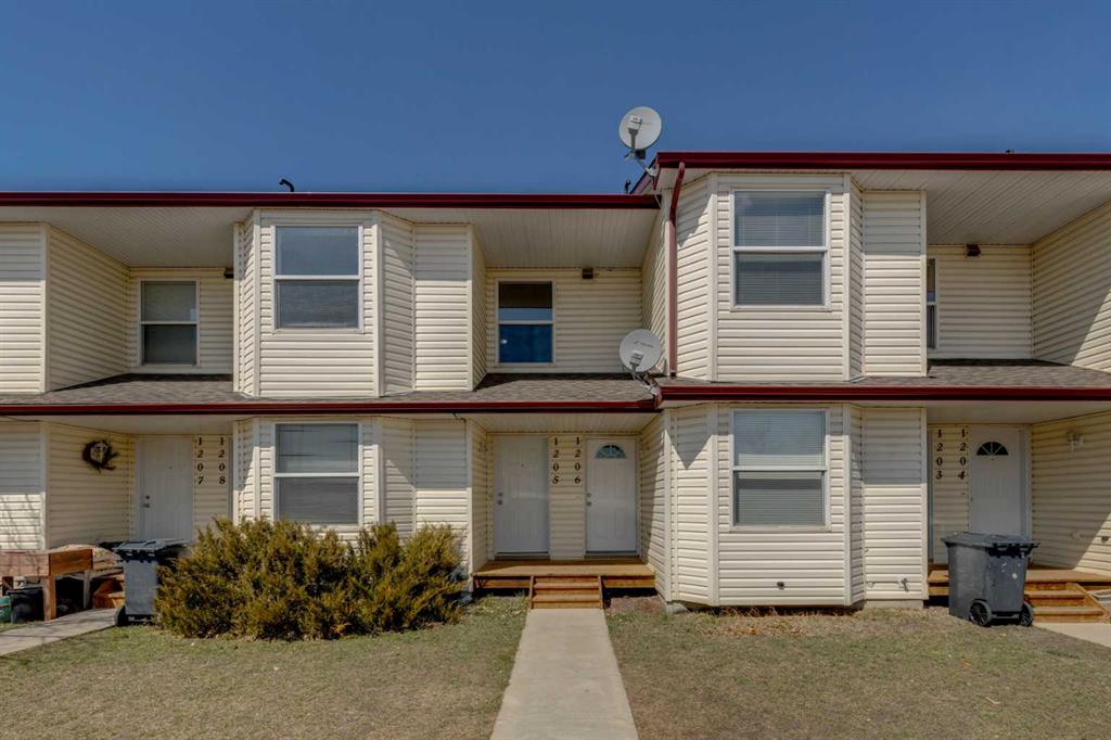 Picture of 1210 Eagleview Place NW, High River Real Estate Listing