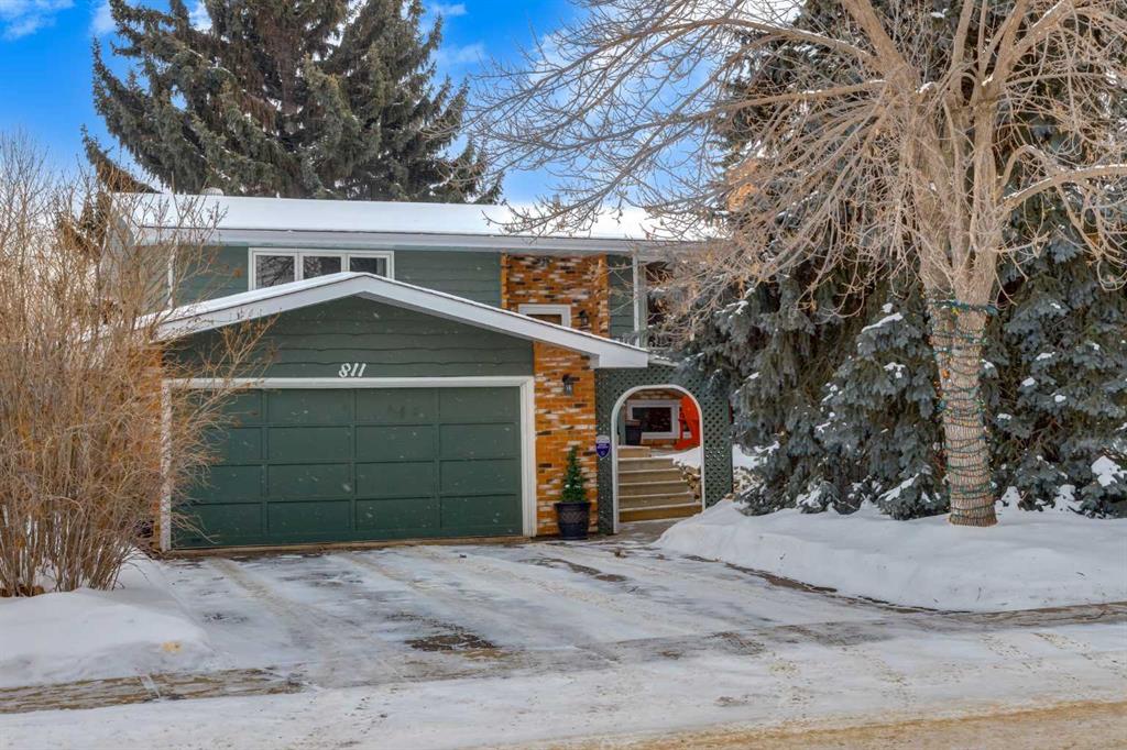 Picture of 811 Cannell Road SW, Calgary Real Estate Listing