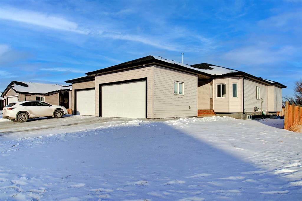 Picture of 44 Harvest Square , Claresholm Real Estate Listing