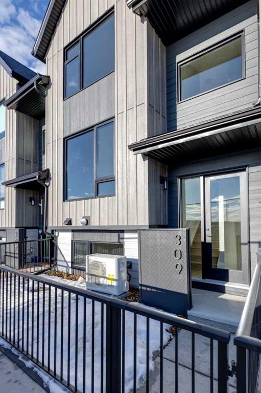 Picture of 105, 85 Sage Hill Heights NW, Calgary Real Estate Listing