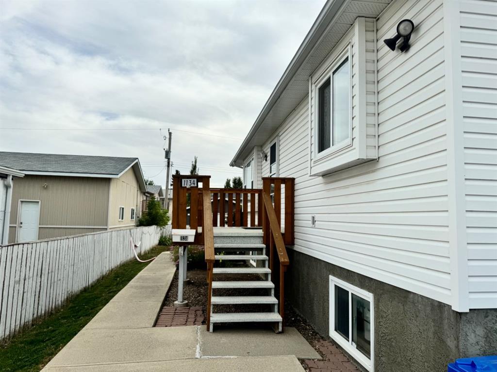 Picture of 1134 42 Avenue N, Lethbridge Real Estate Listing