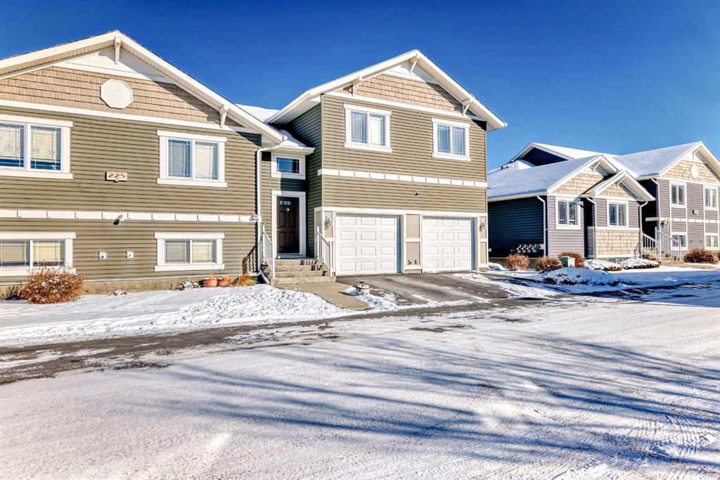 Picture of 4, 225 Lettice Perry Road N, Lethbridge Real Estate Listing