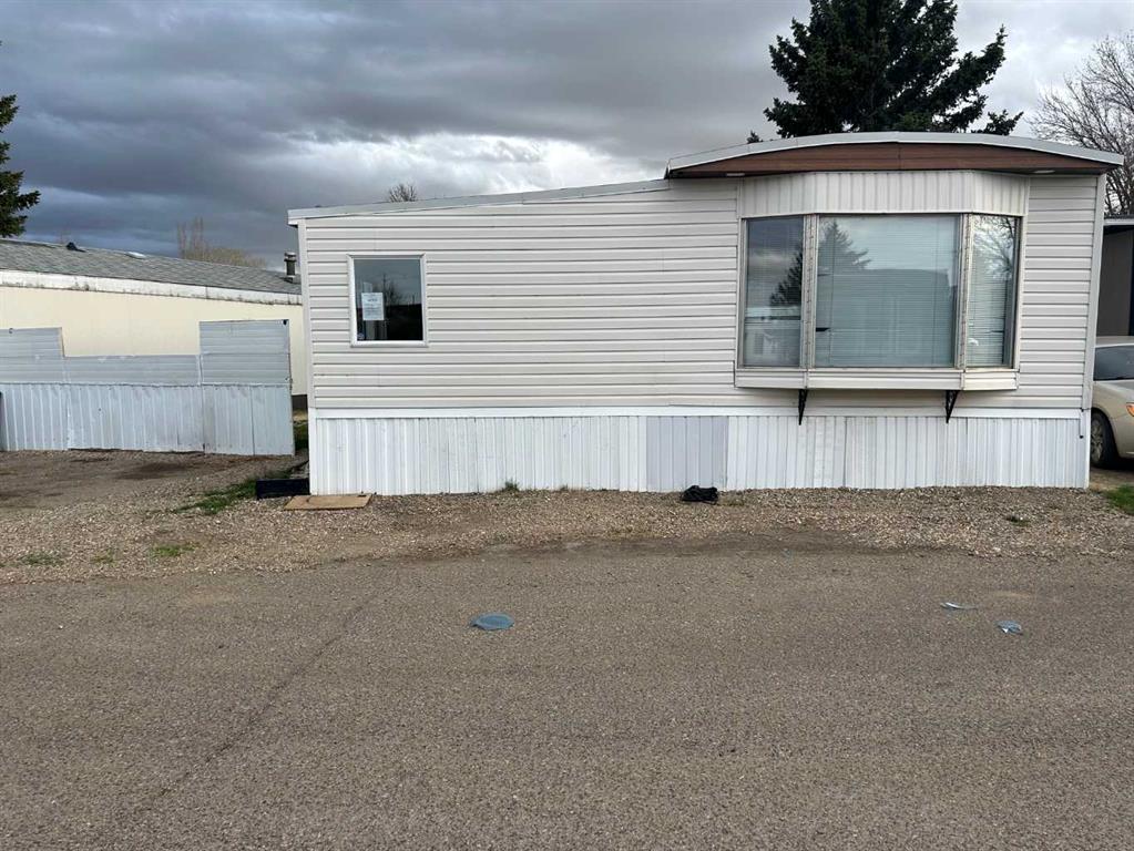 Picture of 206 Fairchild Street SW, Medicine Hat Real Estate Listing
