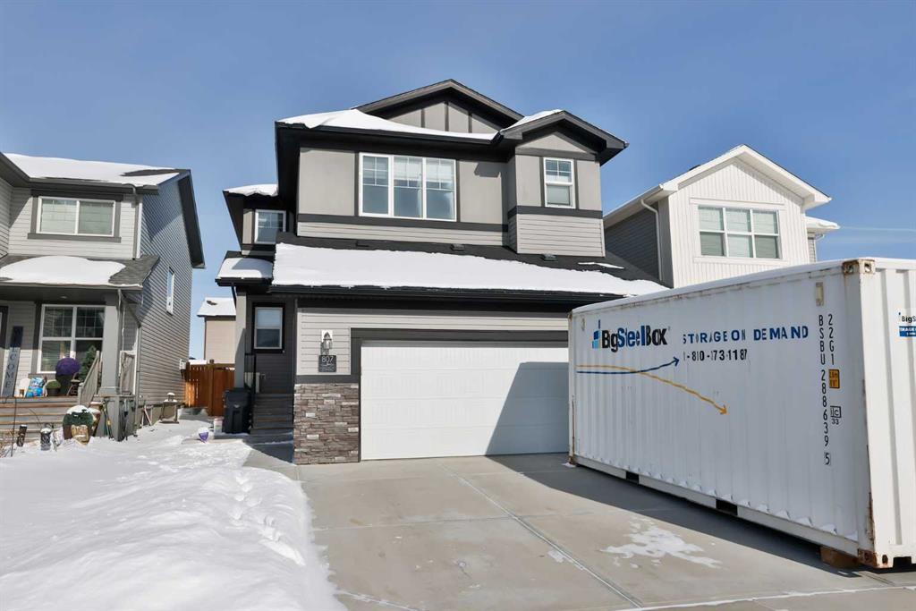 Picture of 807 Miners Boulevard W, Lethbridge Real Estate Listing