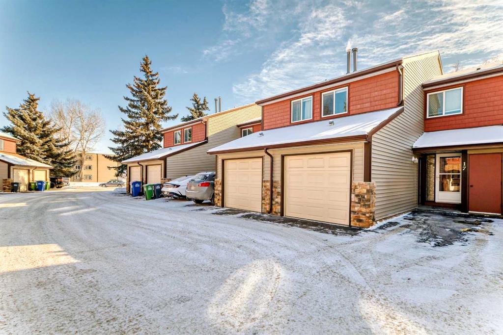 Picture of 17, 41 Glenbrook Crescent , Cochrane Real Estate Listing