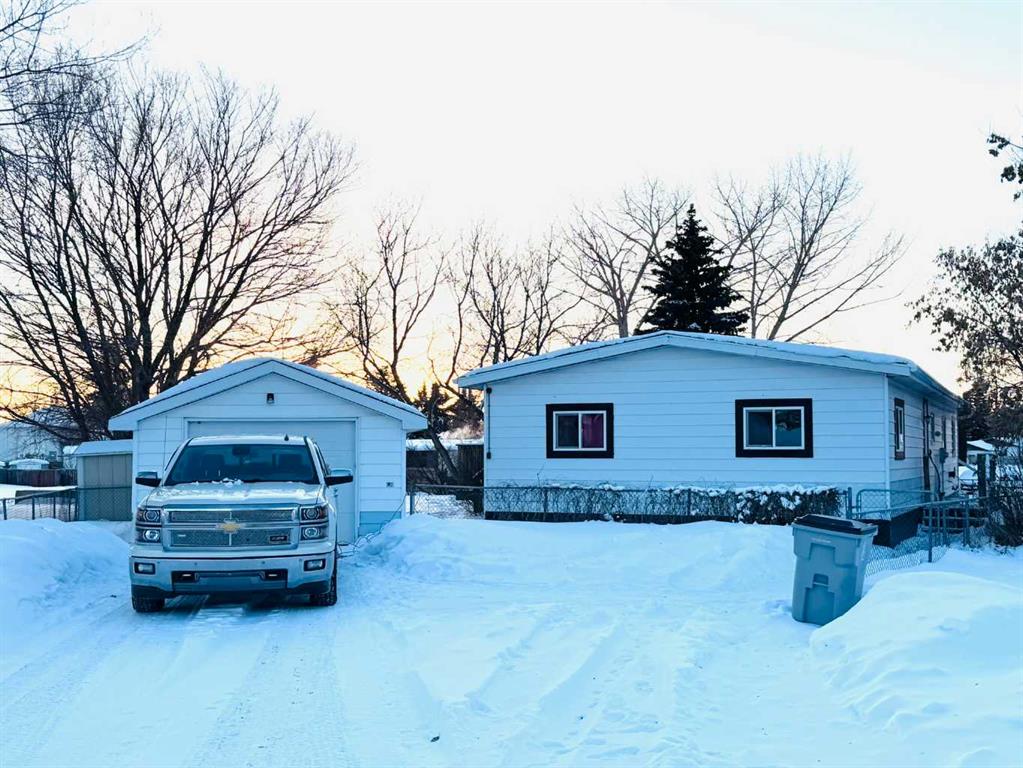 Picture of 1501 7 Avenue Crescent  , Wainwright Real Estate Listing