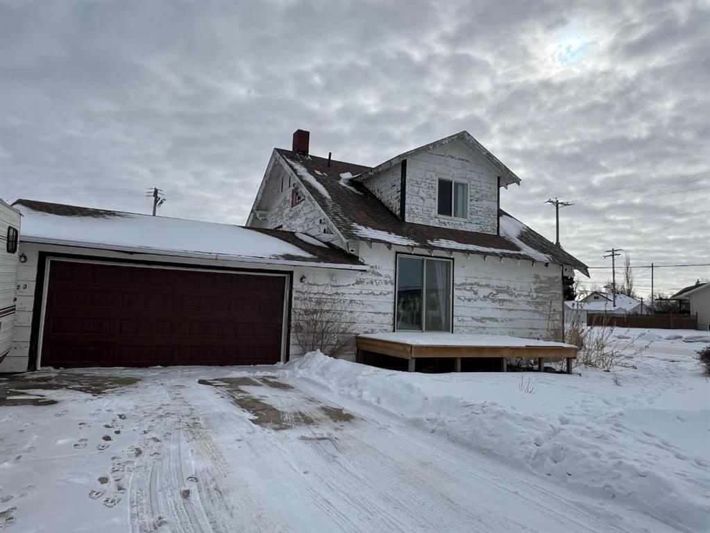 Picture of 131 2 Avenue , Vulcan Real Estate Listing