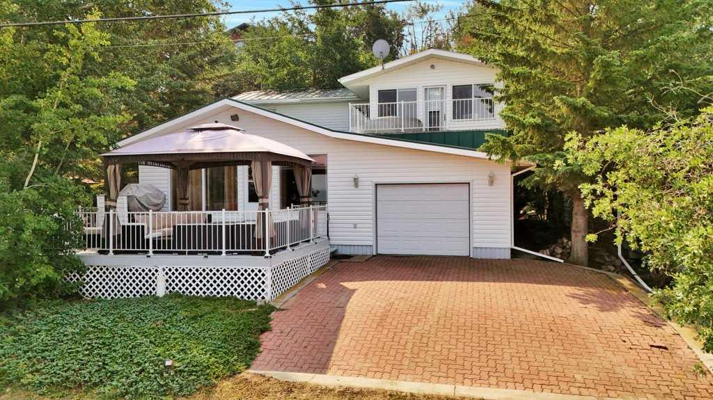 Picture of 34 Beach Street E, Rochon Sands Real Estate Listing