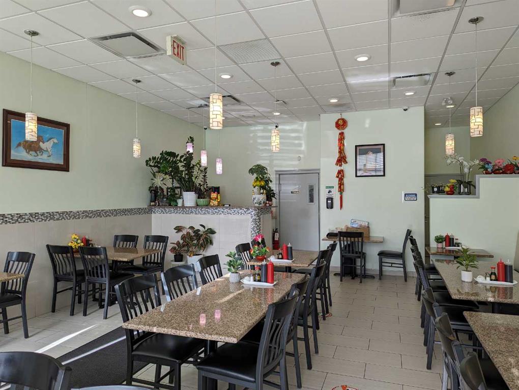 Picture of 8 Nolan Hill Boulevard , Calgary Real Estate Listing