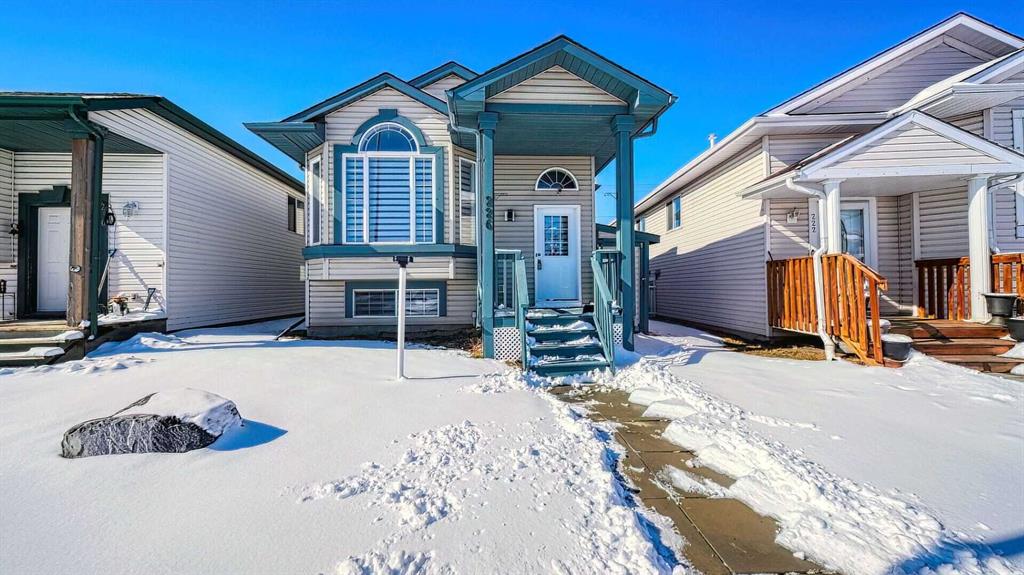 Picture of 226 Saratoga Close NE, Calgary Real Estate Listing