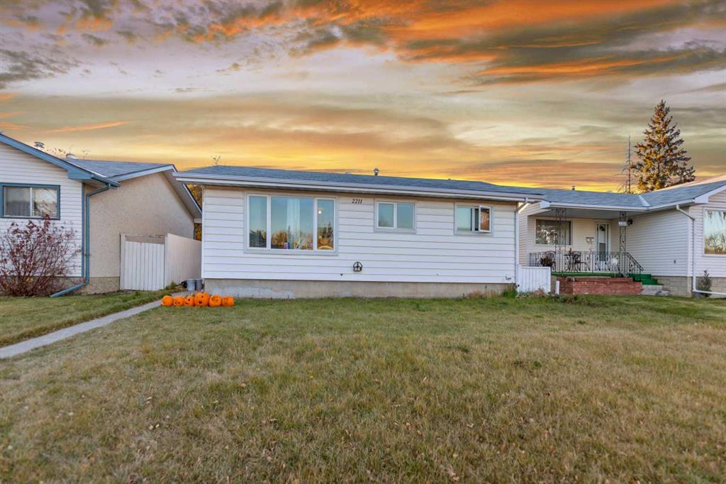 Picture of 2211 43 Street SE, Calgary Real Estate Listing