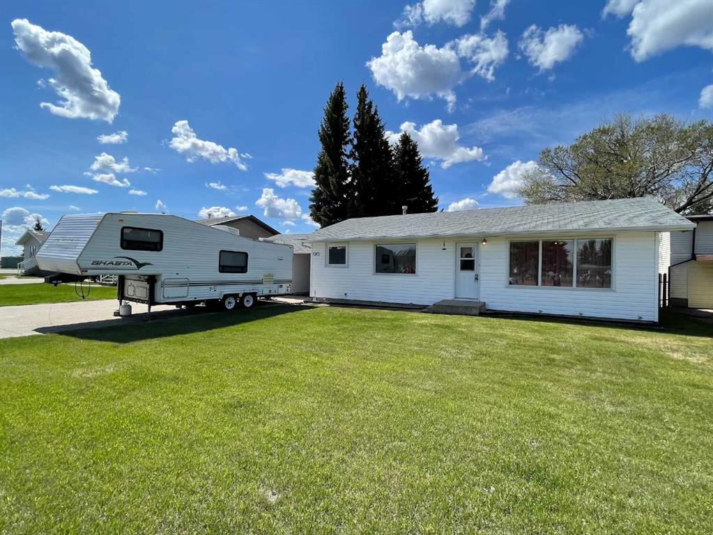 Picture of 1365 2 Avenue , Wainwright Real Estate Listing