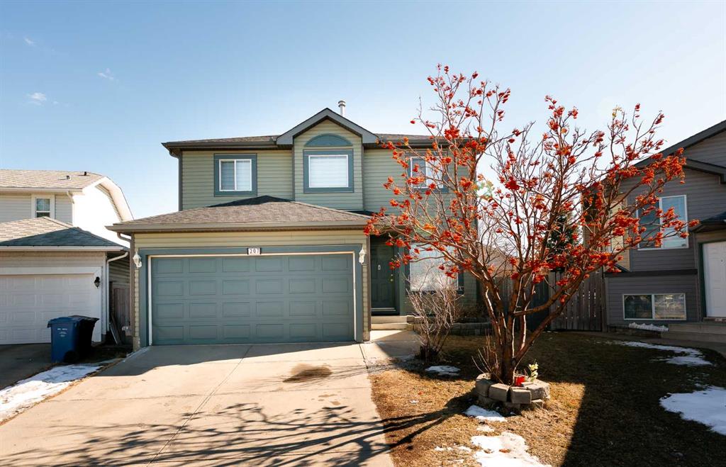 Picture of 207 Appleglen Park SE, Calgary Real Estate Listing