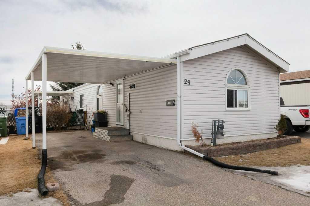 Picture of 29 Erin Woods Circle SE, Calgary Real Estate Listing