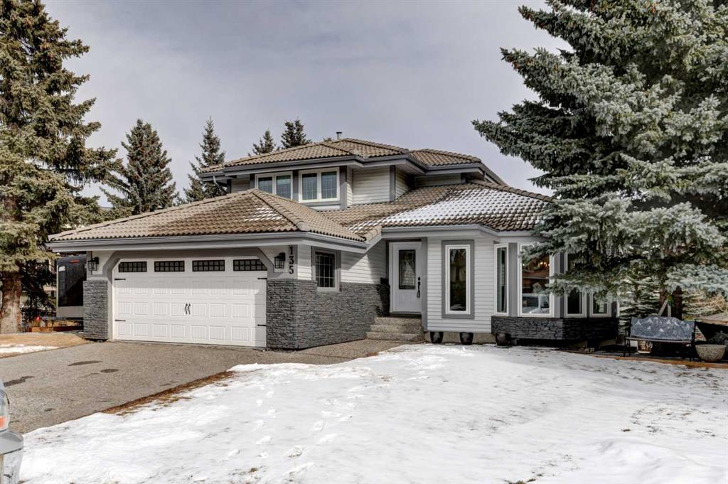 Picture of 135 Hawkview Manor Place NW, Calgary Real Estate Listing